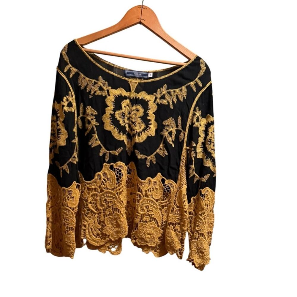 Womans 2X Black Gold Highness Embroiled Top Black Gold Scolloped Whimsigoth